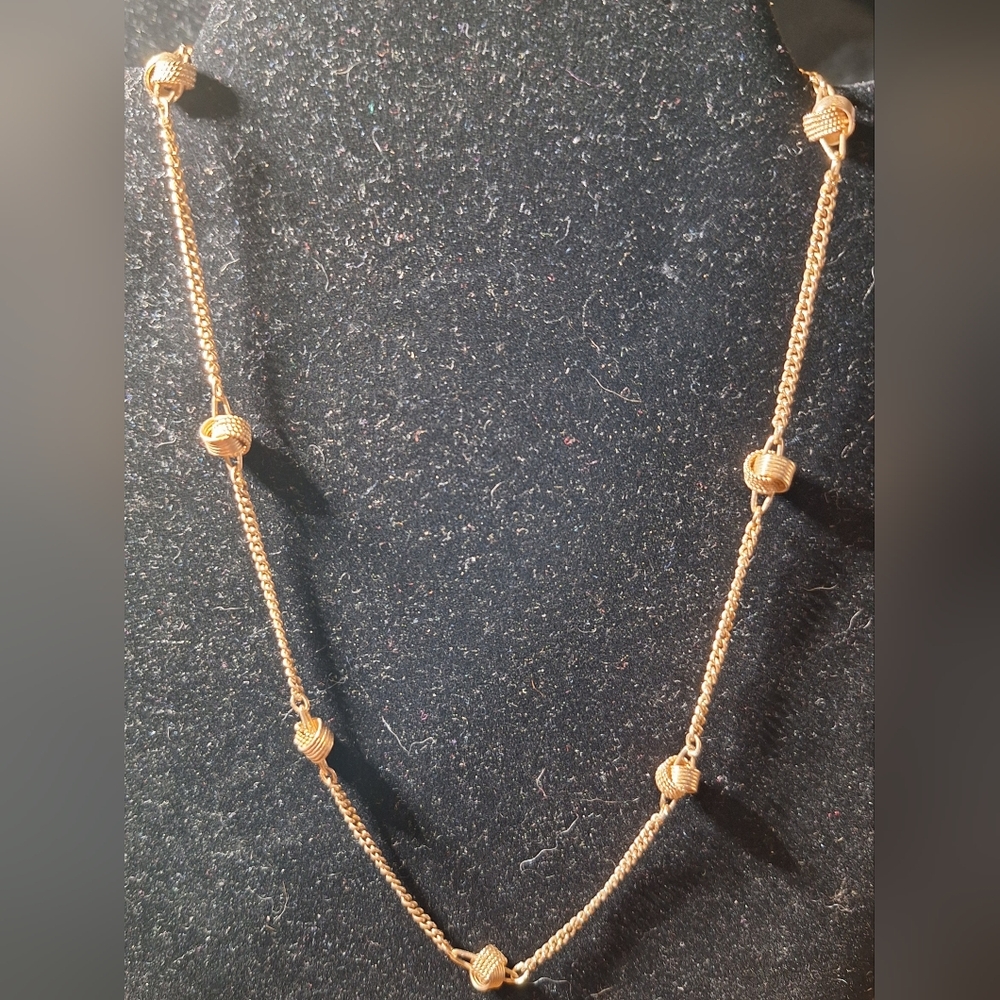 Vintage Avon love Knot necklace